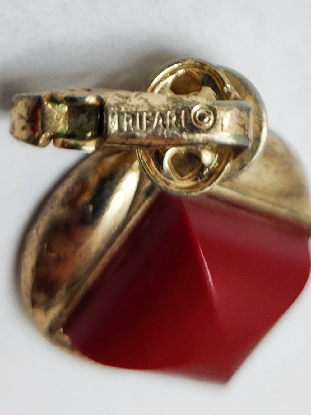 VTG Signed 50s Crown Trifari Gold Tone Red Thermoset Choker Earrings Bracelet - Picture 7 of 12